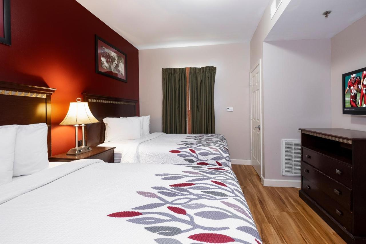 Red Roof Inn & Suites Уилсон Экстерьер фото