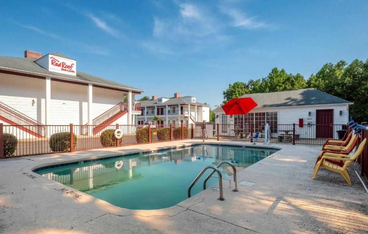 Red Roof Inn & Suites Уилсон Экстерьер фото