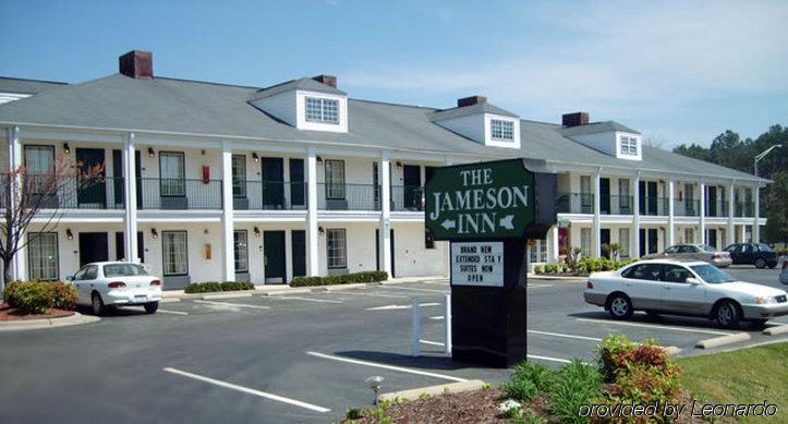 Red Roof Inn & Suites Уилсон Экстерьер фото